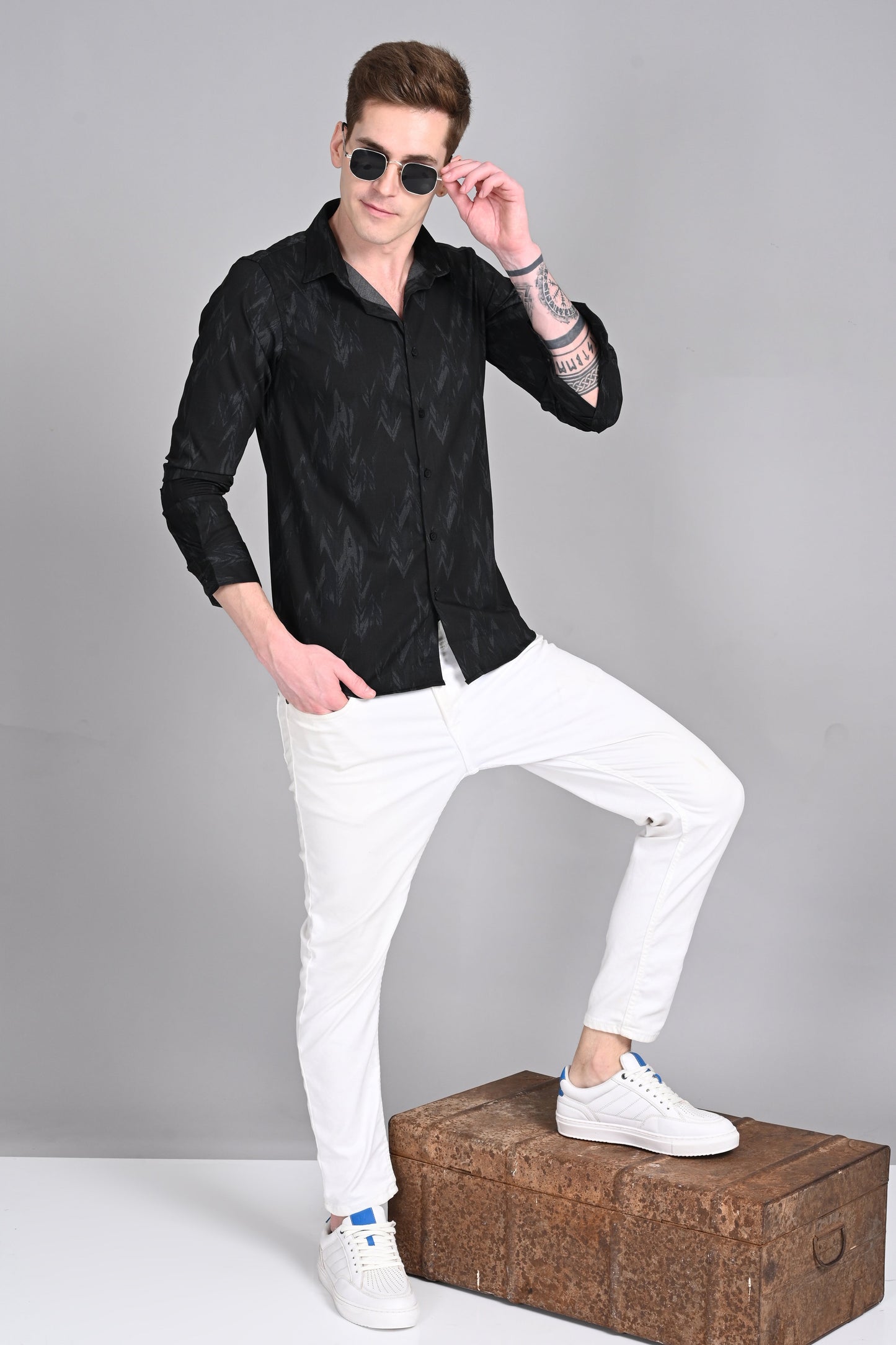 Black Bold & Vibrant: Printed