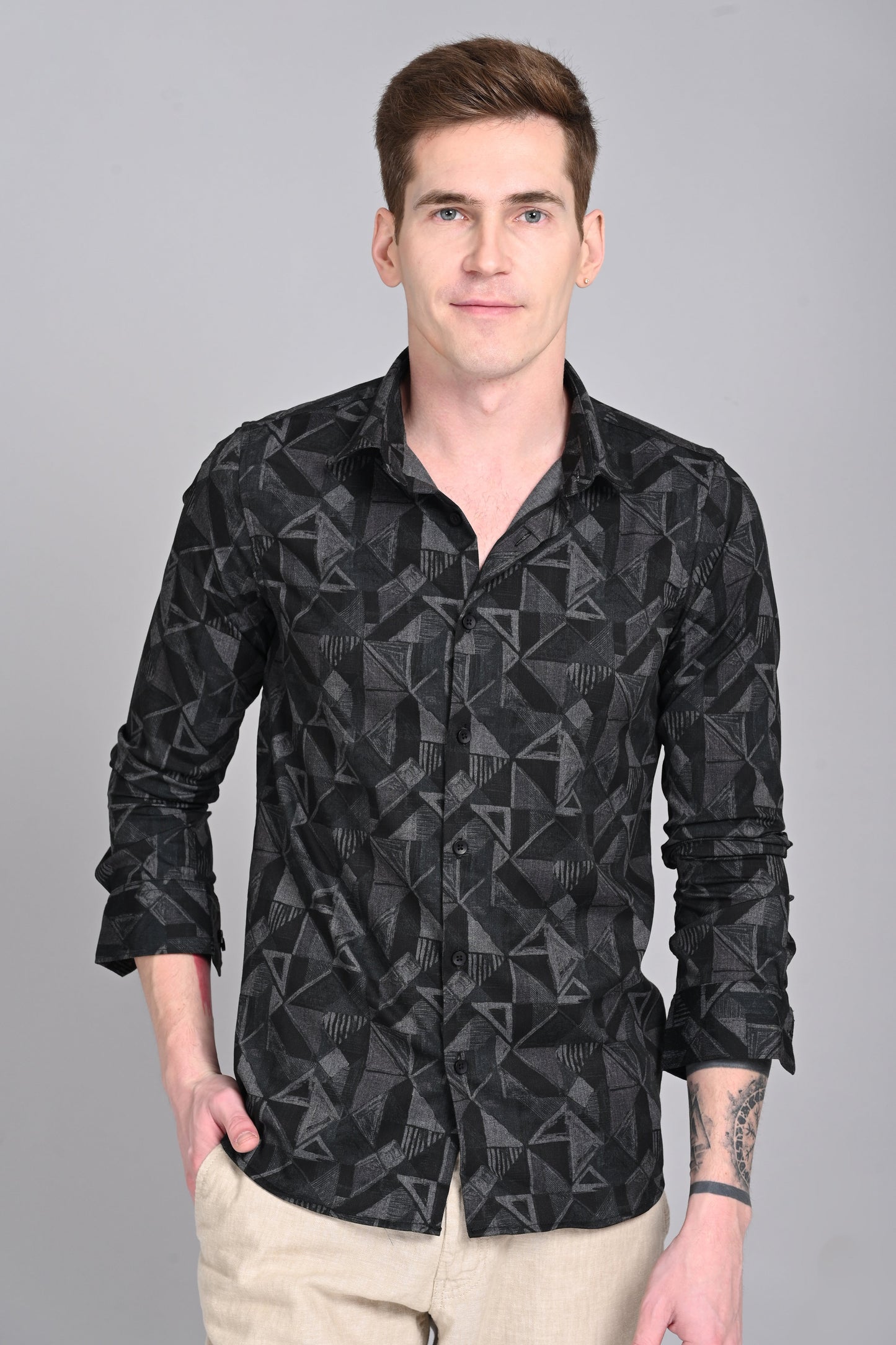 Pyramid Black Bold & Vibrant: Printed