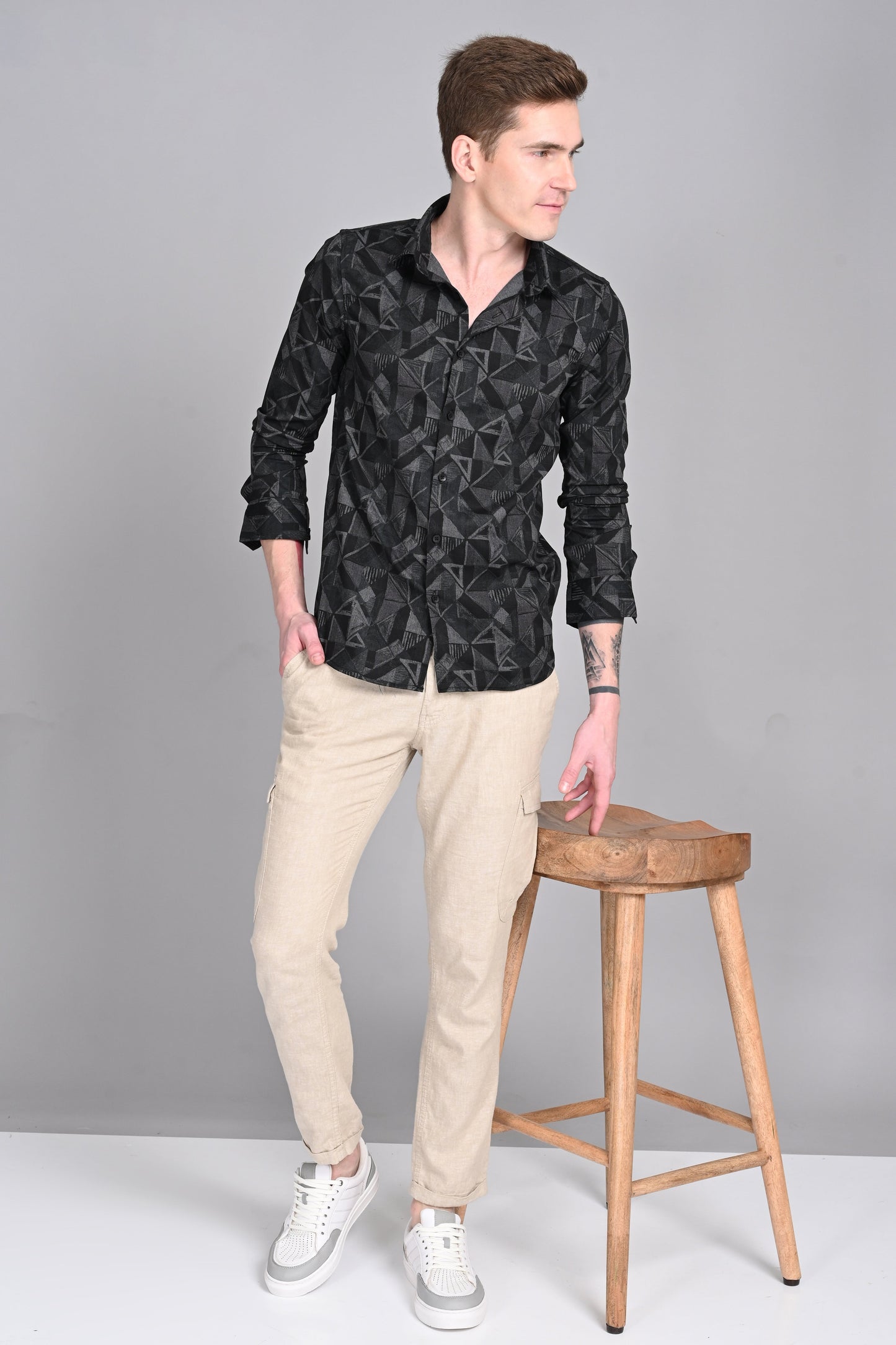 Pyramid Black Bold & Vibrant: Printed