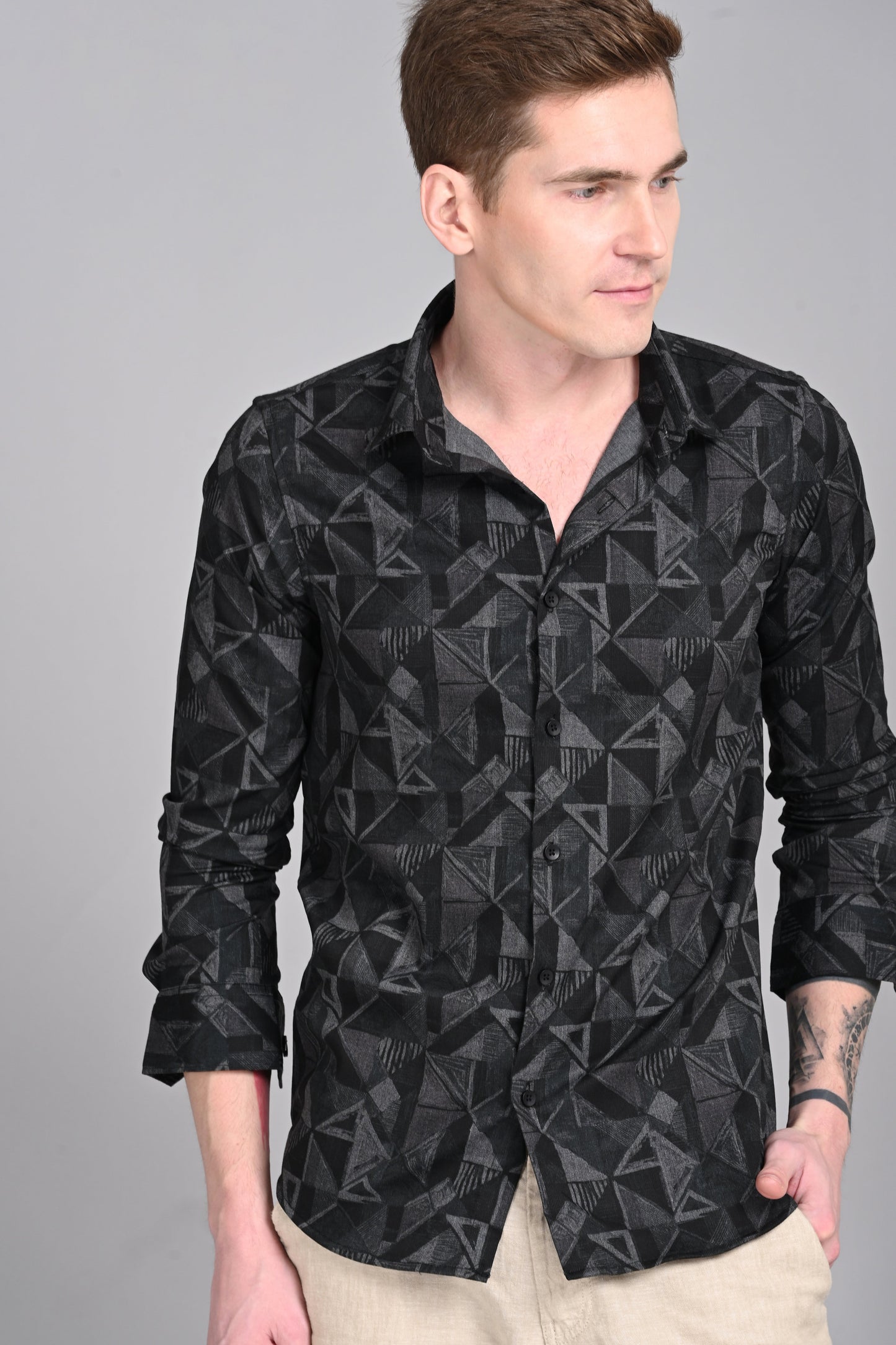 Pyramid Black Bold & Vibrant: Printed